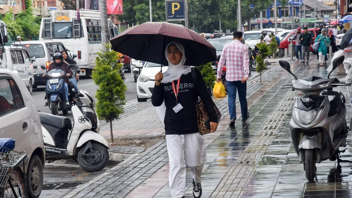weather-update-very-heavy-rain-likely-in-bengaluru-south-karnataka-till-june-26-imd-issues-alert